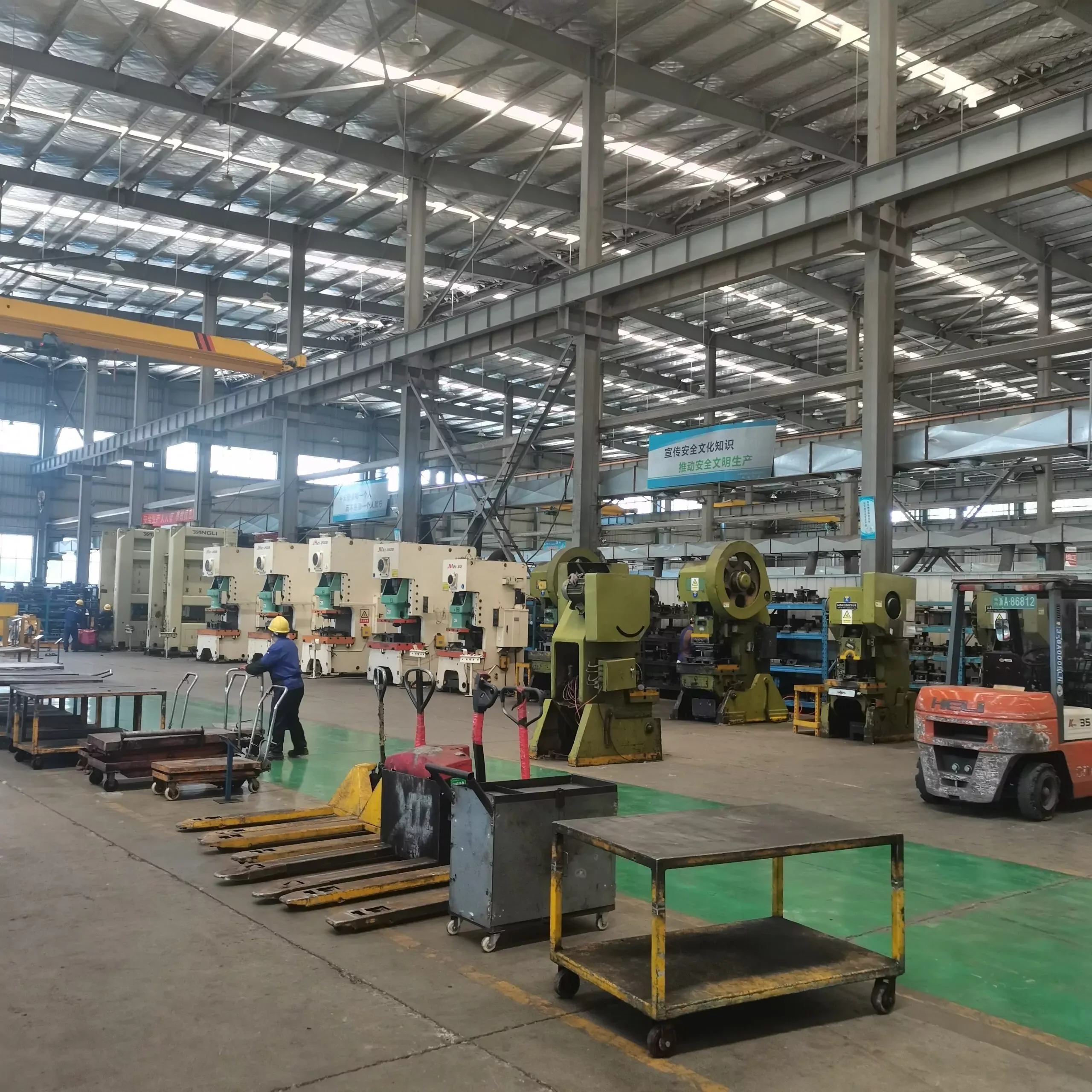 Khu vực lắp ráp linh kiện